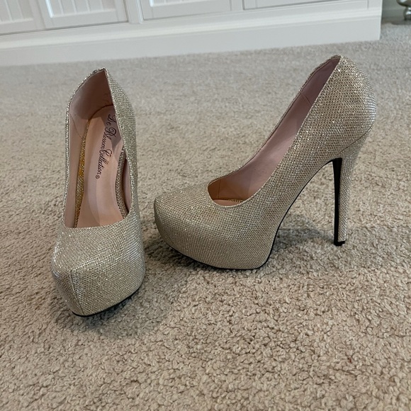 Champagne colored sparkle stilettos - Picture 4 of 4
